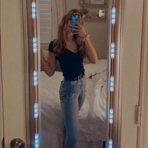 Meet your Posher, Hailey - Picture 2 of 5